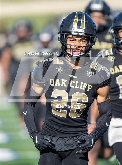 Thumbnail 3 in South Oak Cliff vs. Huntsville (UIL Football 5A DII Area) photogallery.