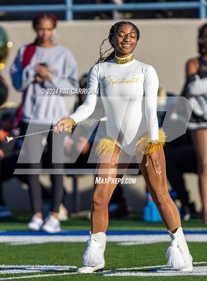 Thumbnail 1 in South Oak Cliff vs. Huntsville (UIL Football 5A DII Area) photogallery.