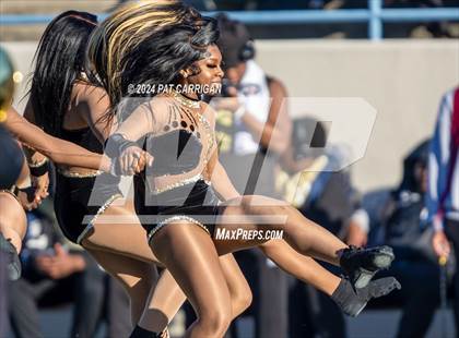 Thumbnail 3 in South Oak Cliff vs. Huntsville (UIL Football 5A DII Area) photogallery.