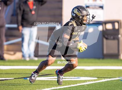Thumbnail 1 in South Oak Cliff vs. Huntsville (UIL Football 5A DII Area) photogallery.