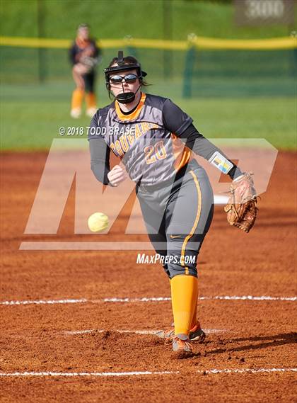 Thumbnail 3 in Dobyns-Bennett vs Sullivan Central (Eastman-Kingsport Invitational) photogallery.