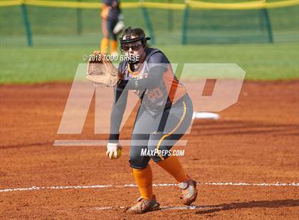 Thumbnail 2 in Dobyns-Bennett vs Sullivan Central (Eastman-Kingsport Invitational) photogallery.
