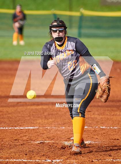 Thumbnail 3 in Dobyns-Bennett vs Sullivan Central (Eastman-Kingsport Invitational) photogallery.