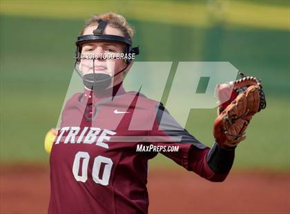 Thumbnail 1 in Dobyns-Bennett vs Sullivan Central (Eastman-Kingsport Invitational) photogallery.