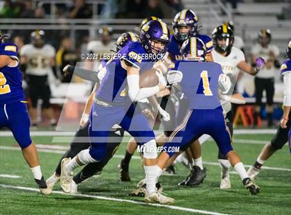 Thumbnail 1 in Yorktown vs. Granger (UIL 2A Area Playoffs) photogallery.