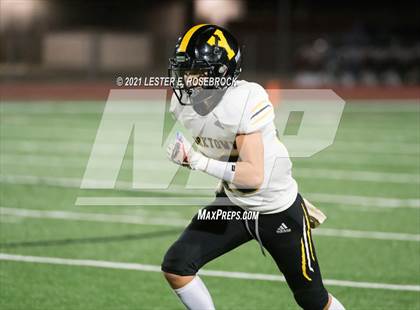 Thumbnail 2 in Yorktown vs. Granger (UIL 2A Area Playoffs) photogallery.