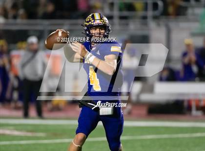 Thumbnail 2 in Yorktown vs. Granger (UIL 2A Area Playoffs) photogallery.