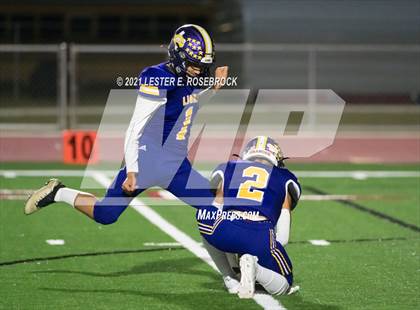 Thumbnail 2 in Yorktown vs. Granger (UIL 2A Area Playoffs) photogallery.
