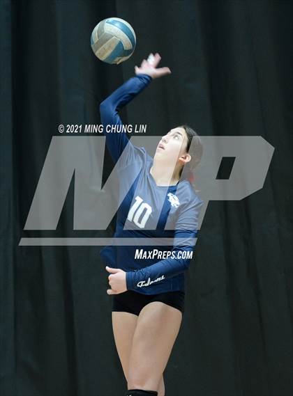 Thumbnail 2 in Crescenta Valley vs. Palm Desert (Queen's Court Tournament) photogallery.