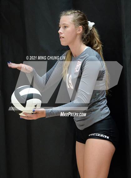 Thumbnail 2 in Crescenta Valley vs. Palm Desert (Queen's Court Tournament) photogallery.