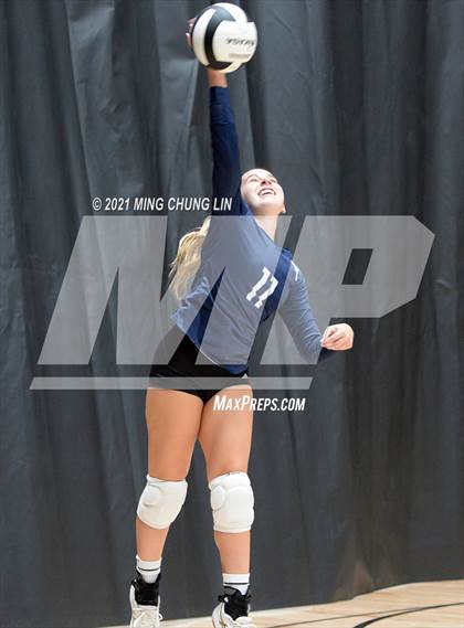 Thumbnail 2 in Crescenta Valley vs. Palm Desert (Queen's Court Tournament) photogallery.