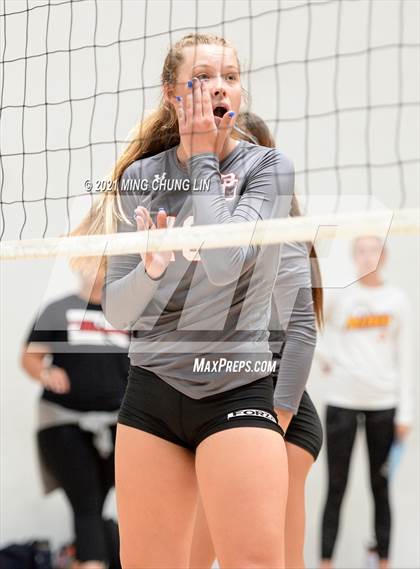 Thumbnail 3 in Crescenta Valley vs. Palm Desert (Queen's Court Tournament) photogallery.