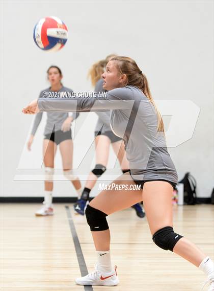 Thumbnail 3 in Crescenta Valley vs. Palm Desert (Queen's Court Tournament) photogallery.