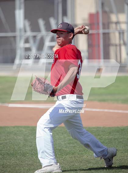 Thumbnail 2 in Glendale vs Hoover photogallery.