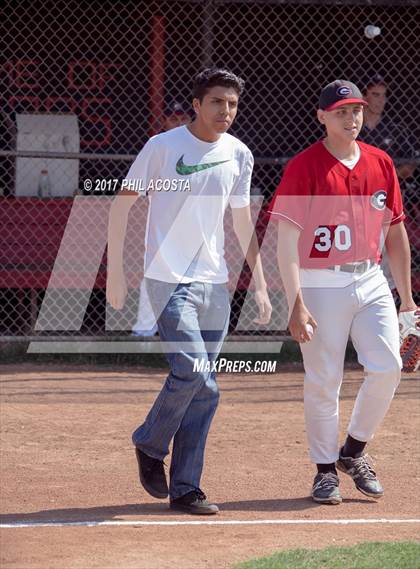 Thumbnail 2 in Glendale vs Hoover photogallery.