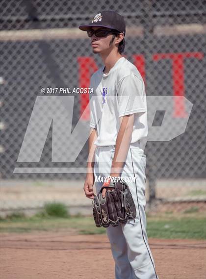 Thumbnail 3 in Glendale vs Hoover photogallery.