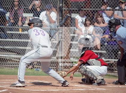 Thumbnail 2 in Glendale vs Hoover photogallery.