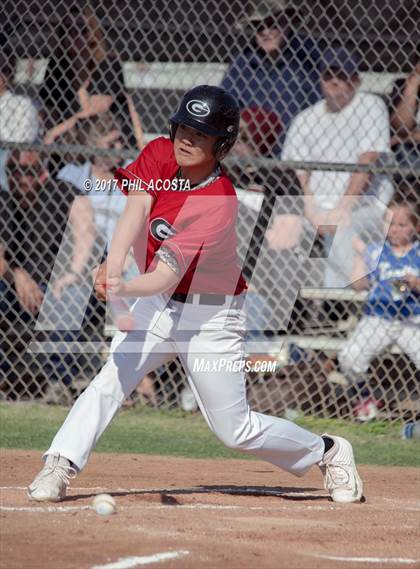 Thumbnail 2 in Glendale vs Hoover photogallery.