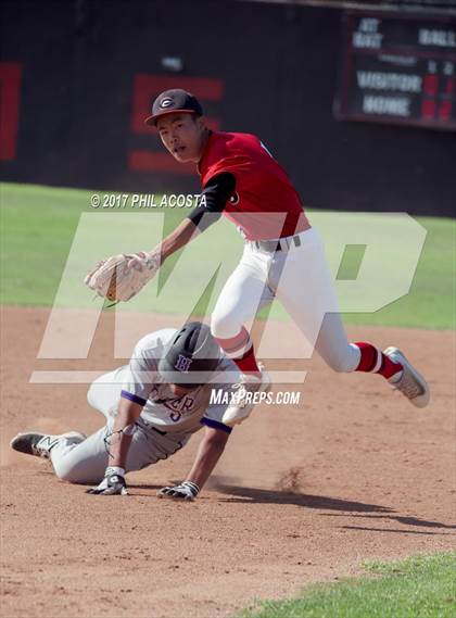 Thumbnail 3 in Glendale vs Hoover photogallery.