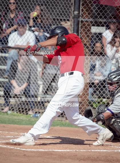 Thumbnail 3 in Glendale vs Hoover photogallery.