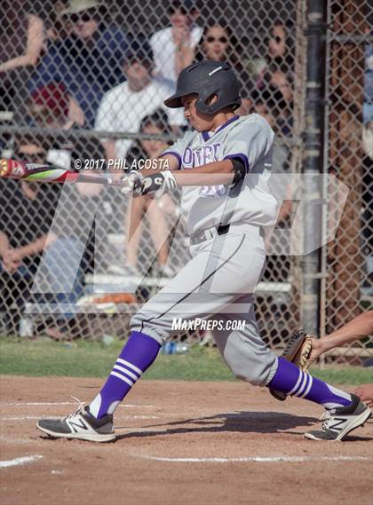 Thumbnail 1 in Glendale vs Hoover photogallery.
