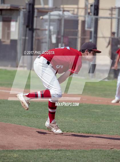 Thumbnail 2 in Glendale vs Hoover photogallery.