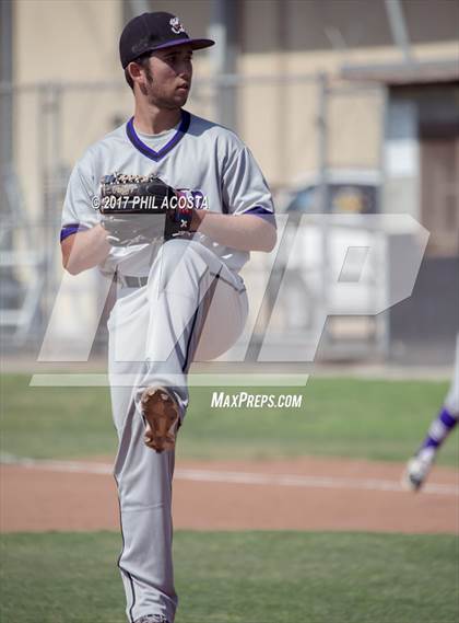 Thumbnail 2 in Glendale vs Hoover photogallery.