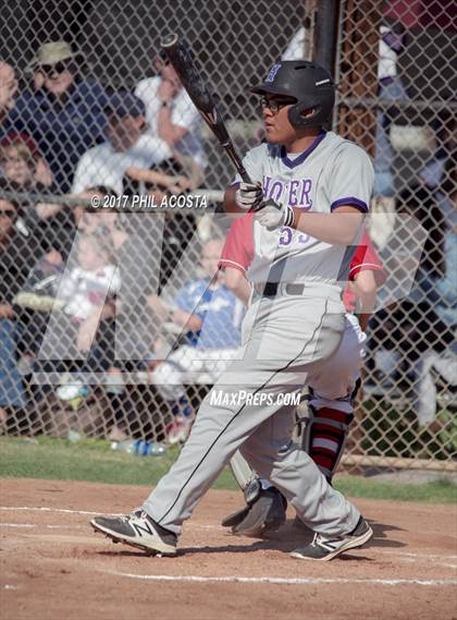 Thumbnail 2 in Glendale vs Hoover photogallery.