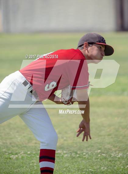 Thumbnail 2 in Glendale vs Hoover photogallery.