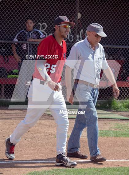 Thumbnail 1 in Glendale vs Hoover photogallery.