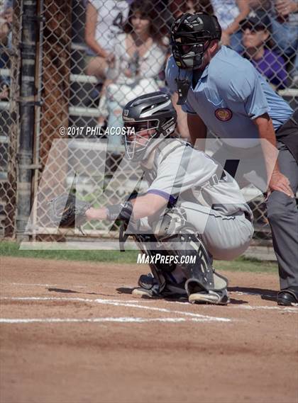 Thumbnail 2 in Glendale vs Hoover photogallery.