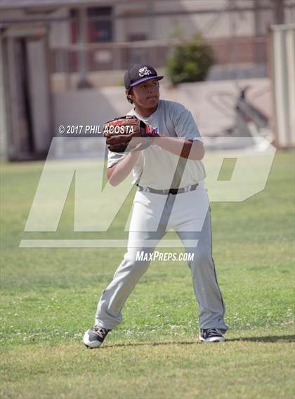 Thumbnail 3 in Glendale vs Hoover photogallery.