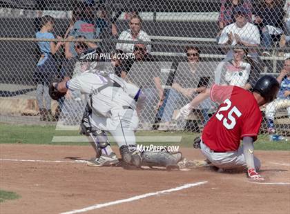 Thumbnail 3 in Glendale vs Hoover photogallery.