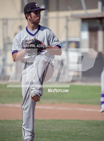Thumbnail 3 in Glendale vs Hoover photogallery.