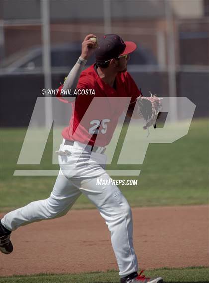 Thumbnail 3 in Glendale vs Hoover photogallery.