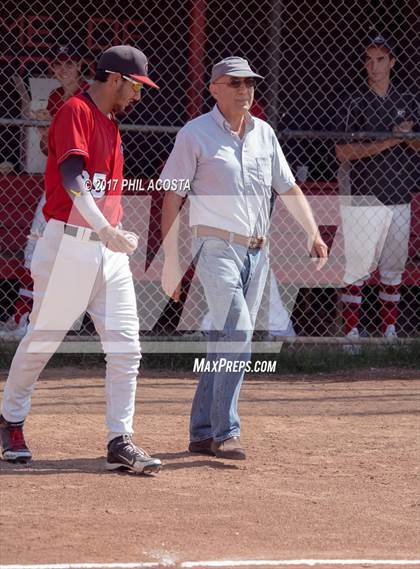 Thumbnail 3 in Glendale vs Hoover photogallery.