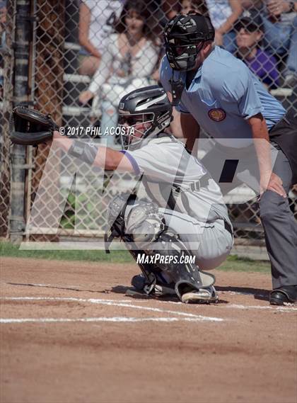 Thumbnail 3 in Glendale vs Hoover photogallery.