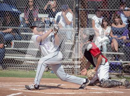 Thumbnail 2 in Glendale vs Hoover photogallery.