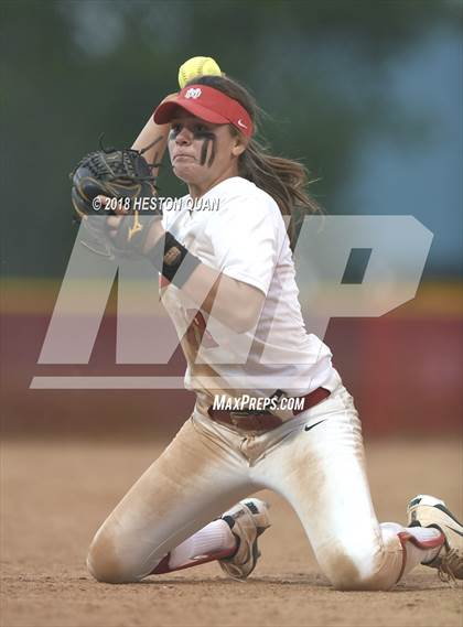 Thumbnail 1 in Mater Dei vs. Edison (Alan Dugard Classic) photogallery.