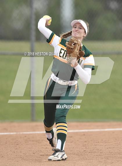 Thumbnail 1 in Mater Dei vs. Edison (Alan Dugard Classic) photogallery.