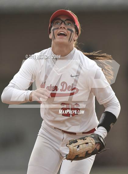Thumbnail 2 in Mater Dei vs. Edison (Alan Dugard Classic) photogallery.