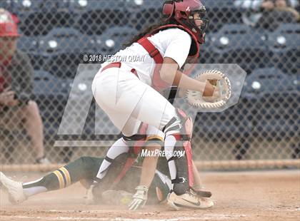 Thumbnail 2 in Mater Dei vs. Edison (Alan Dugard Classic) photogallery.