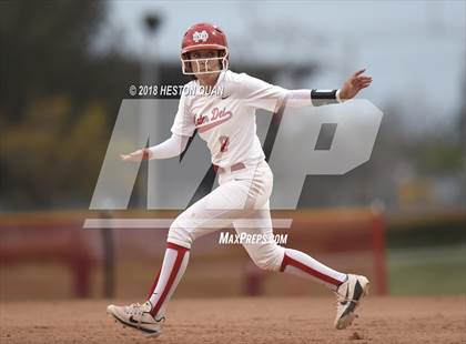 Thumbnail 1 in Mater Dei vs. Edison (Alan Dugard Classic) photogallery.