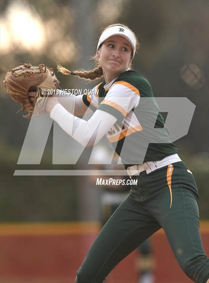 Thumbnail 1 in Mater Dei vs. Edison (Alan Dugard Classic) photogallery.