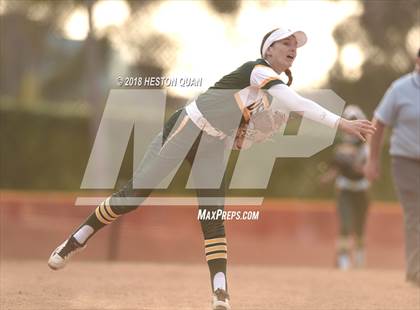 Thumbnail 1 in Mater Dei vs. Edison (Alan Dugard Classic) photogallery.