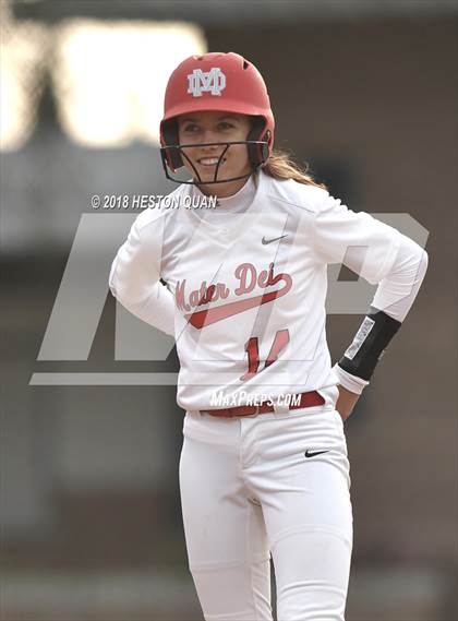 Thumbnail 3 in Mater Dei vs. Edison (Alan Dugard Classic) photogallery.