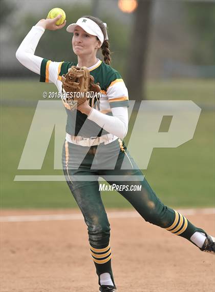 Thumbnail 1 in Mater Dei vs. Edison (Alan Dugard Classic) photogallery.