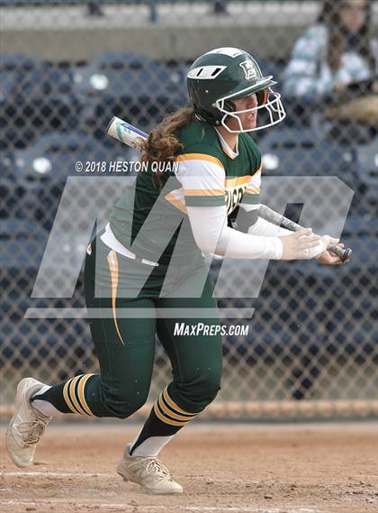 Thumbnail 3 in Mater Dei vs. Edison (Alan Dugard Classic) photogallery.