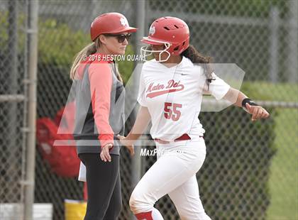 Thumbnail 2 in Mater Dei vs. Edison (Alan Dugard Classic) photogallery.