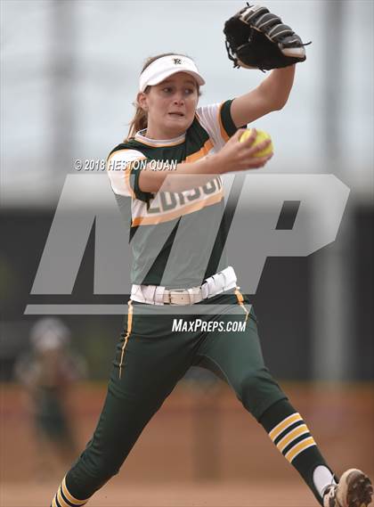 Thumbnail 3 in Mater Dei vs. Edison (Alan Dugard Classic) photogallery.